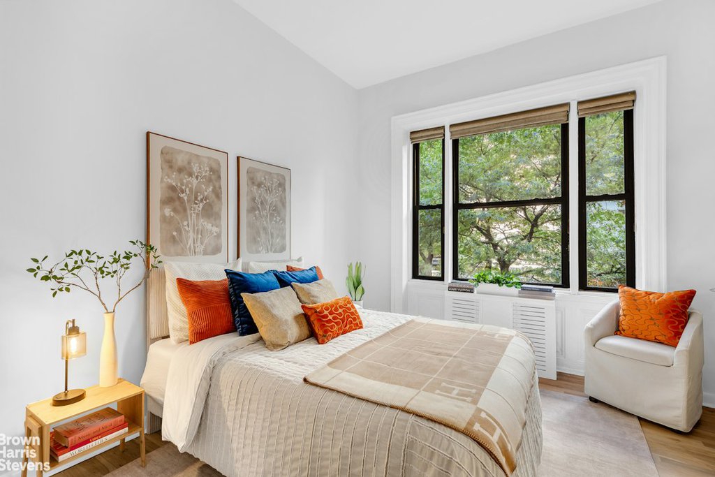 140 West 69th Street, Unit 22C photo 3