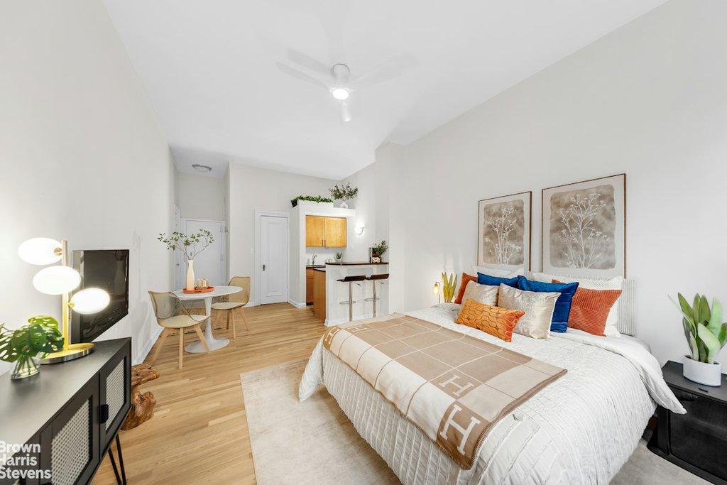 140 West 69th Street, Unit 22C photo 7
