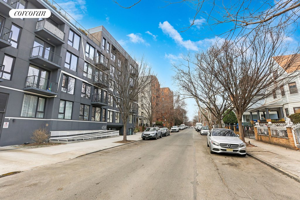 458 East 25th Street, Unit 304 photo 3