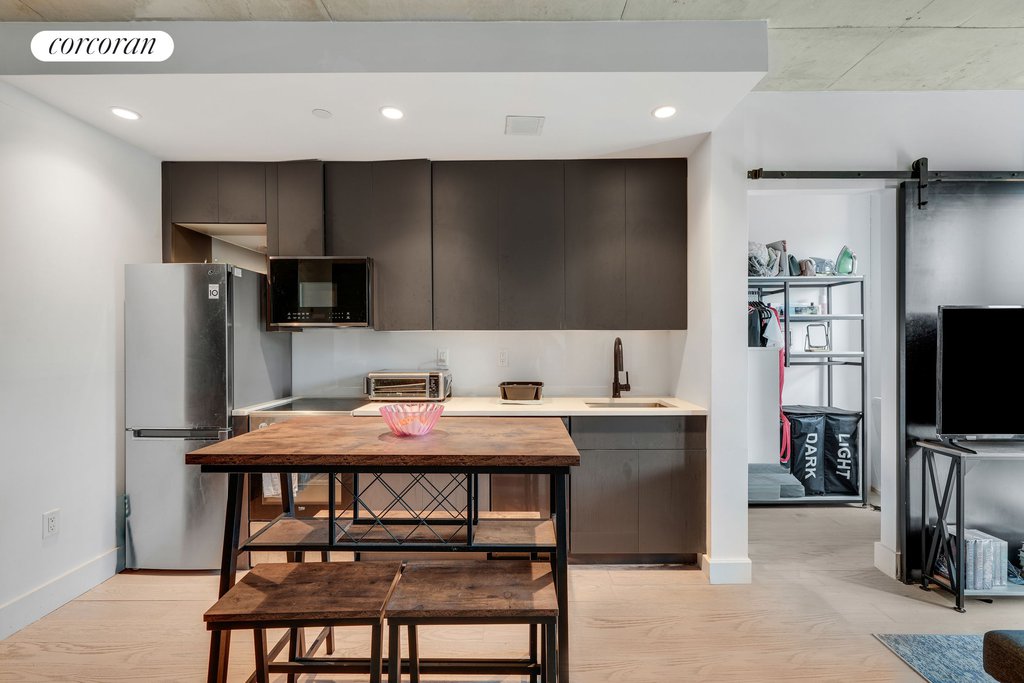 458 East 25th Street, Unit 304 photo 5