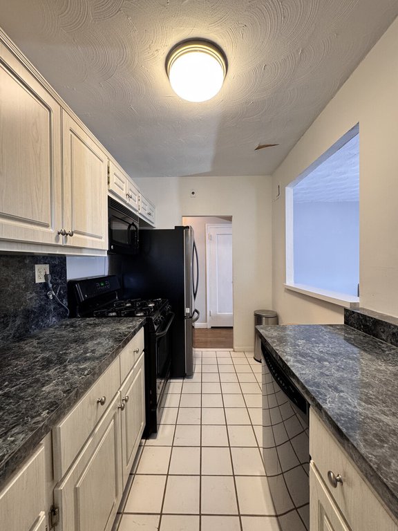 56-05 31st Avenue, Unit 2O photo 3