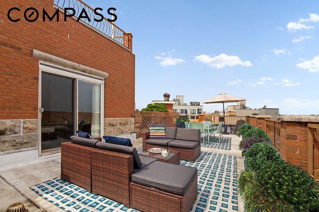 852 East 7th Street, Unit 7D