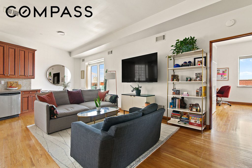 852 East 7th Street, Unit 7D photo 2
