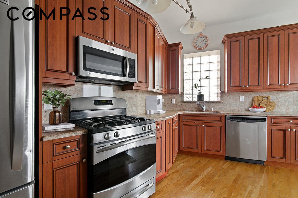 852 East 7th Street, Unit 7D photo 4