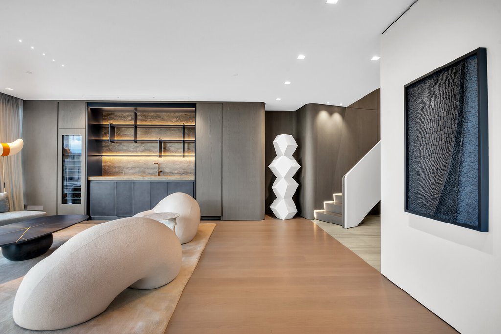 25 Columbus Circle, Unit 60AG photo 2