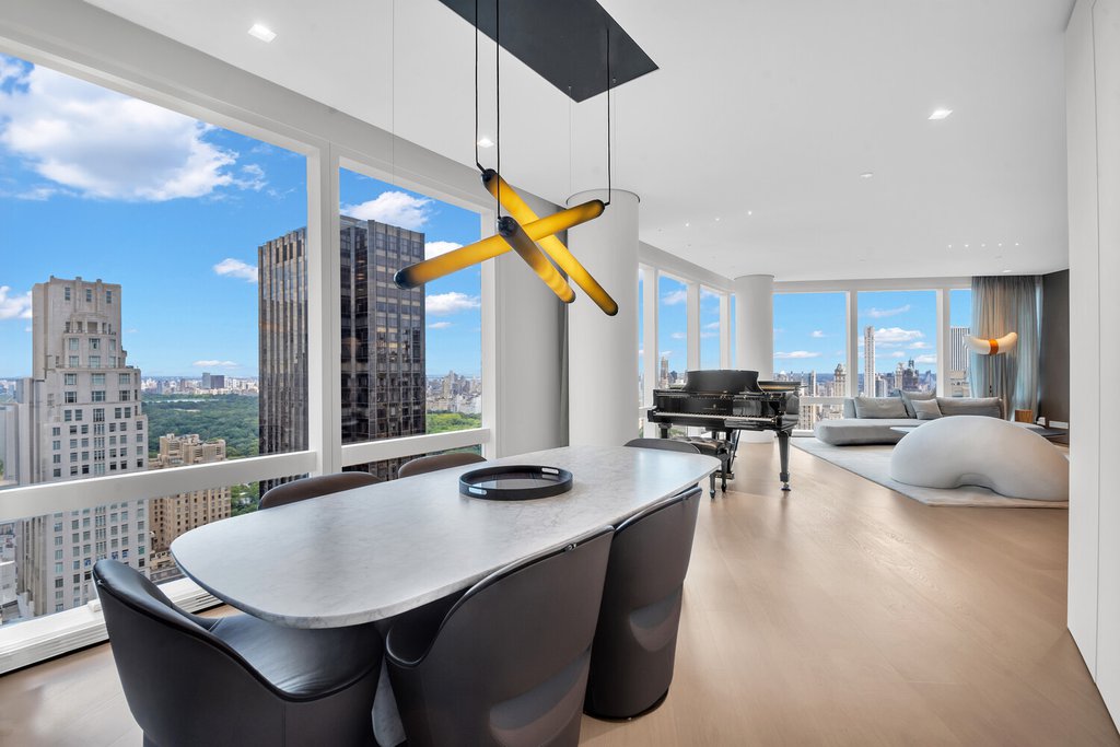 25 Columbus Circle, Unit 60AG photo 4