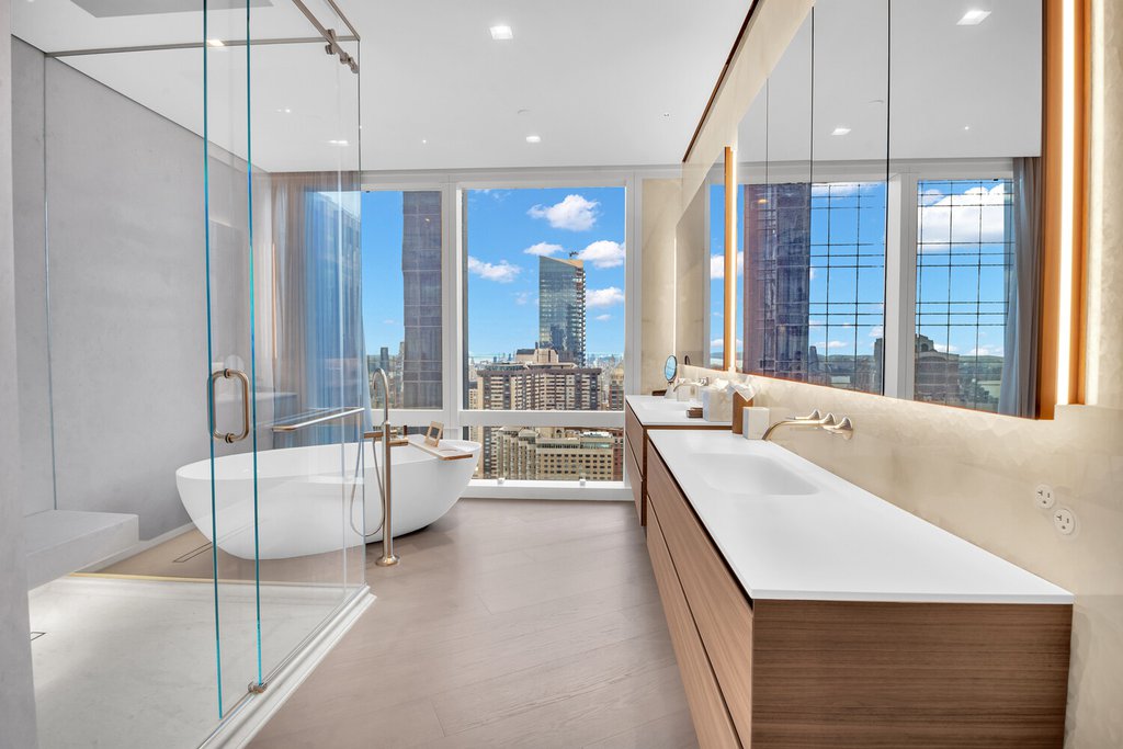 25 Columbus Circle, Unit 60AG photo 12