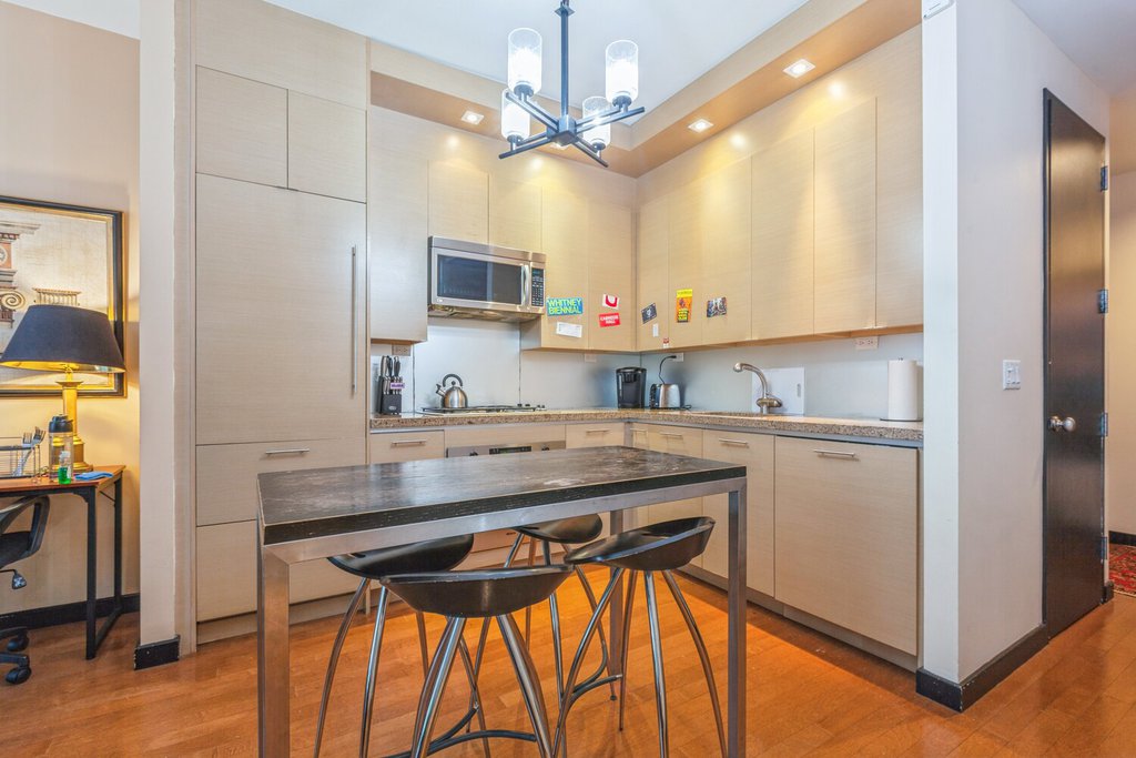 1600 Broadway, Unit 10E photo 2