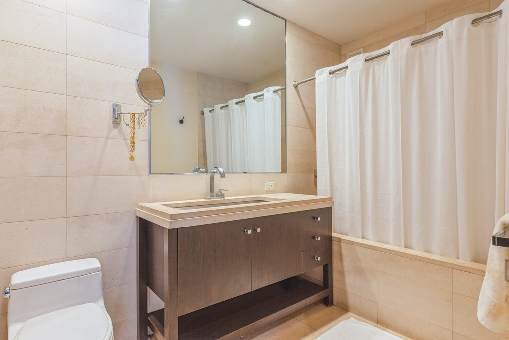 1600 Broadway, Unit 10E photo 4