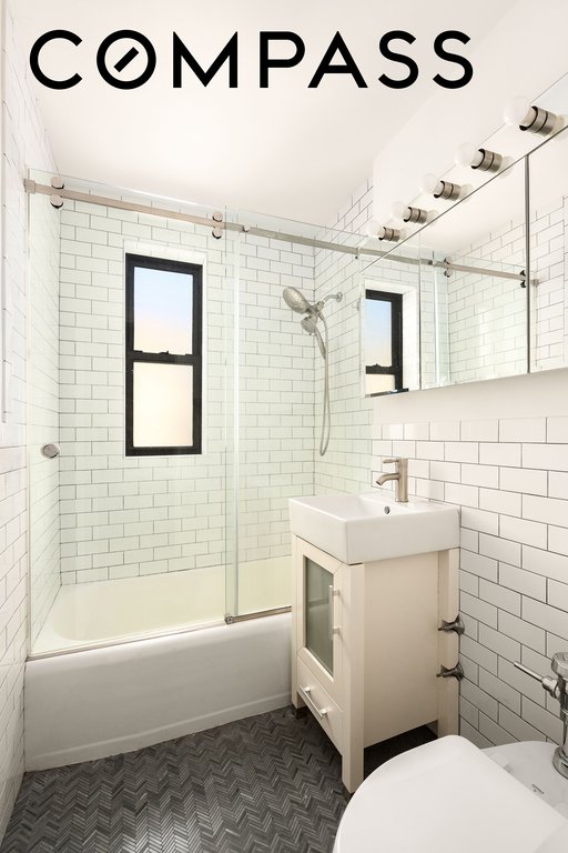 60 East 9th Street, Unit 520 photo 4