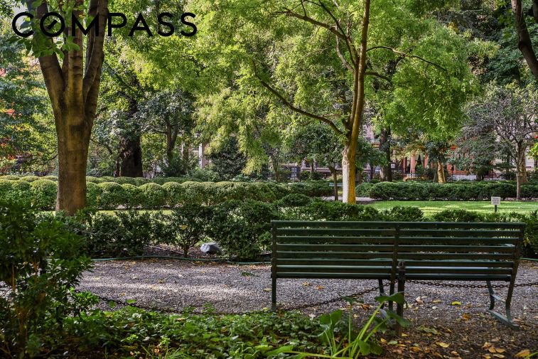 39 Gramercy Park North, Unit 5F photo 8