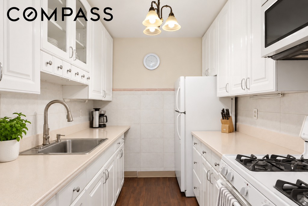 255 Clinton Street, Unit S3 photo 3