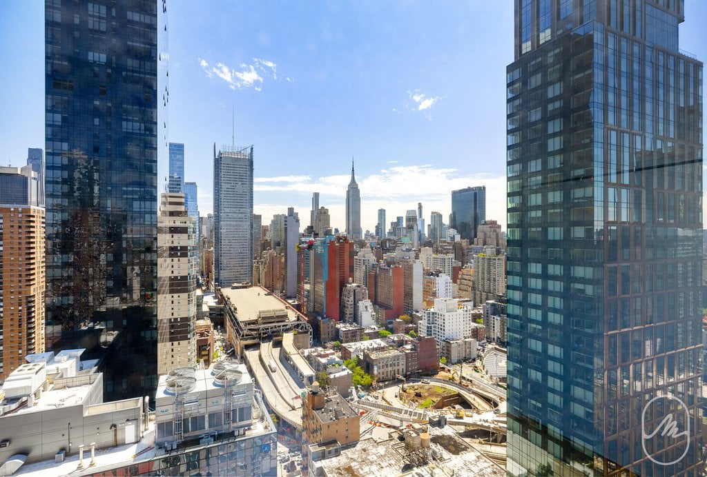 561 Tenth Avenue, Unit 23D photo 8