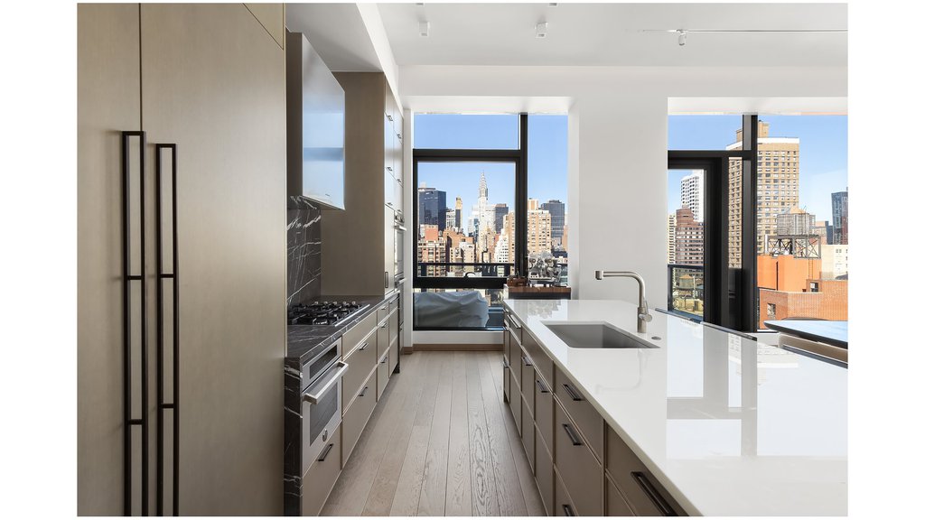 90 Lexington Avenue, Unit PHA photo 4