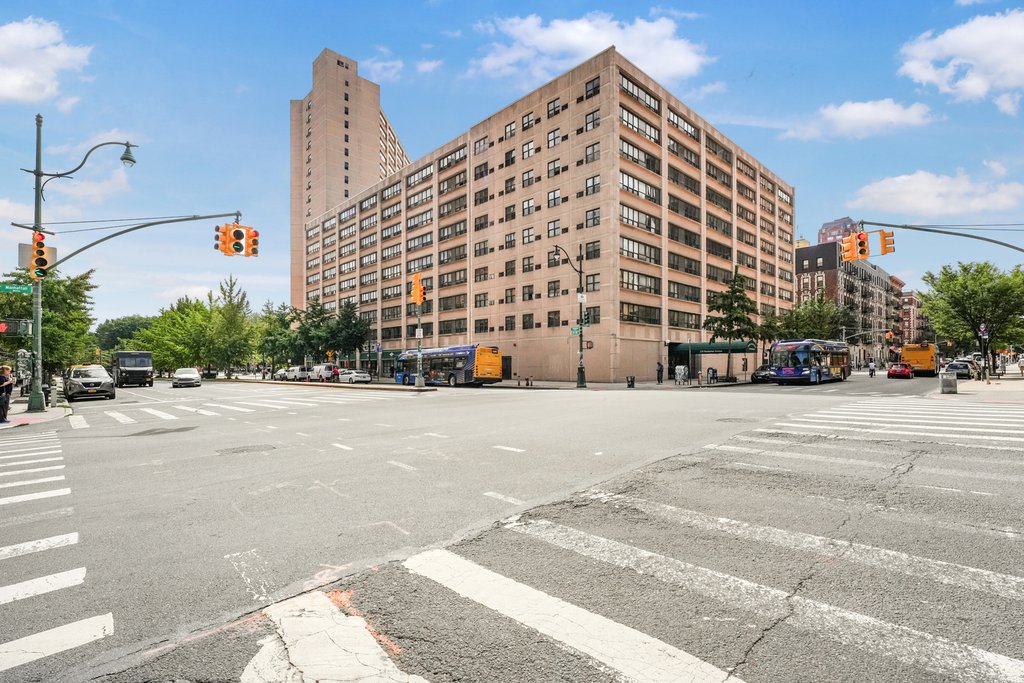 220 Manhattan Avenue, Unit 4K photo 16