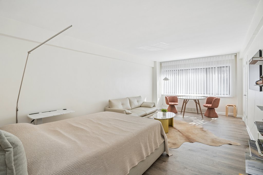 310 West 56th Street, Unit 6J photo 5