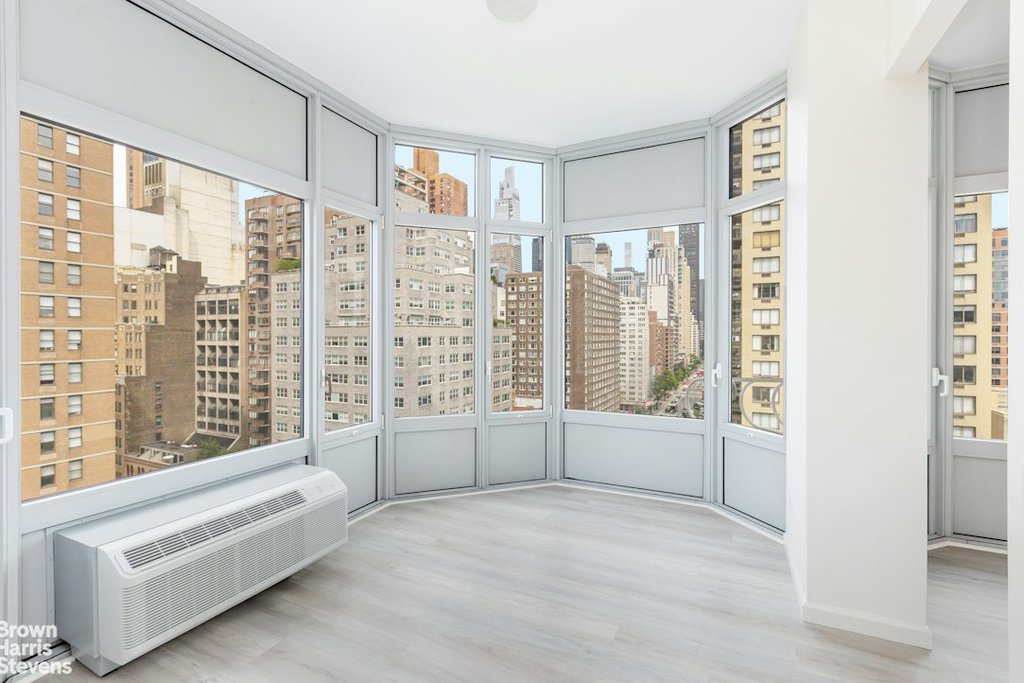 200 East 32nd Street, Unit 12D photo 4