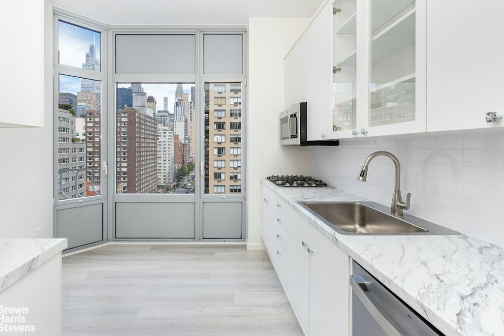 200 East 32nd Street, Unit 12D photo 6