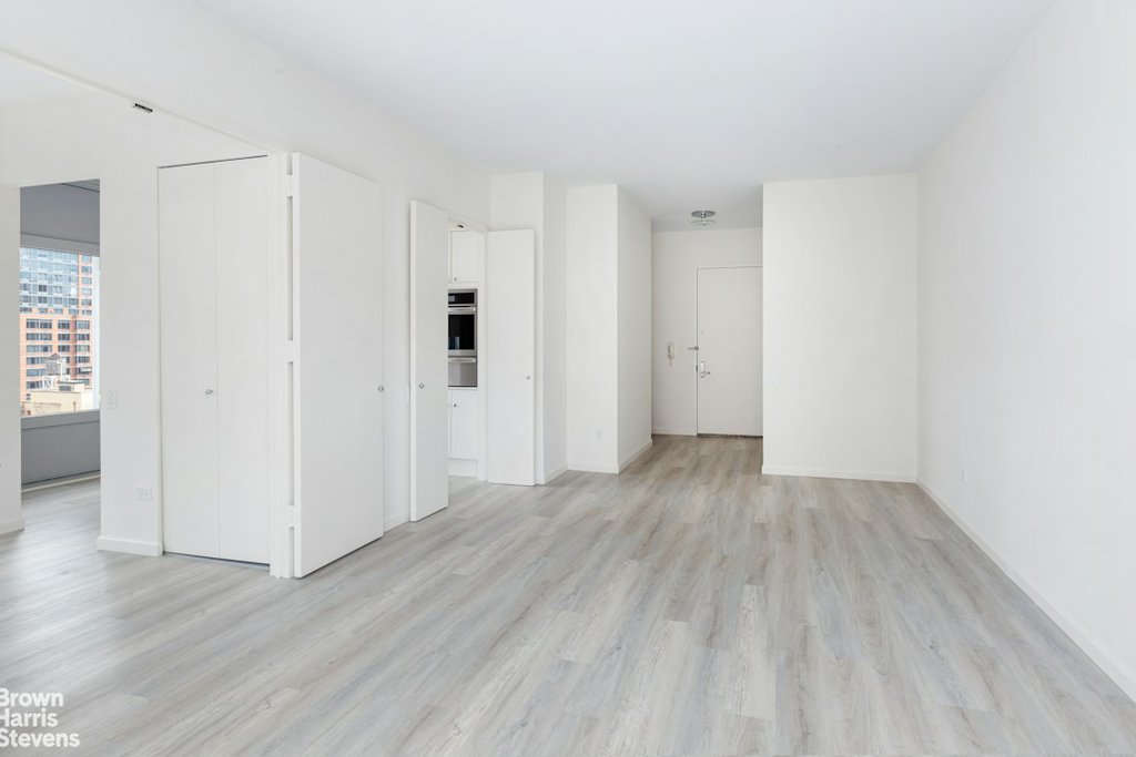 200 East 32nd Street, Unit 12D photo 9