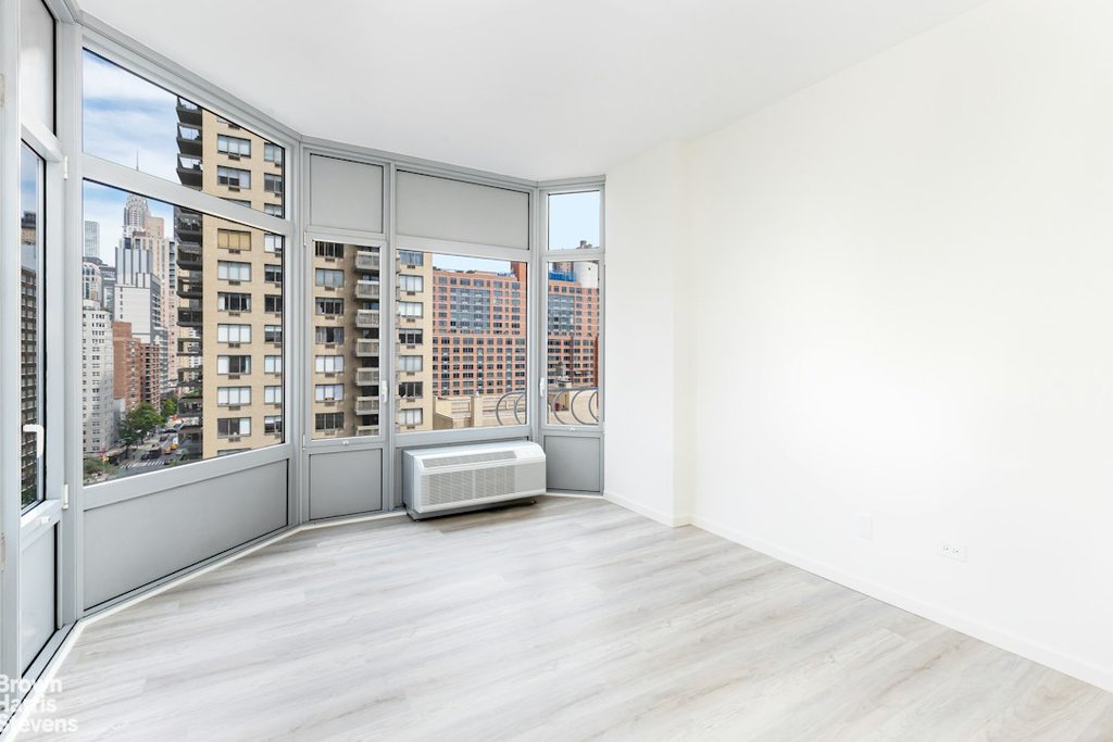 200 East 32nd Street, Unit 12D photo 13
