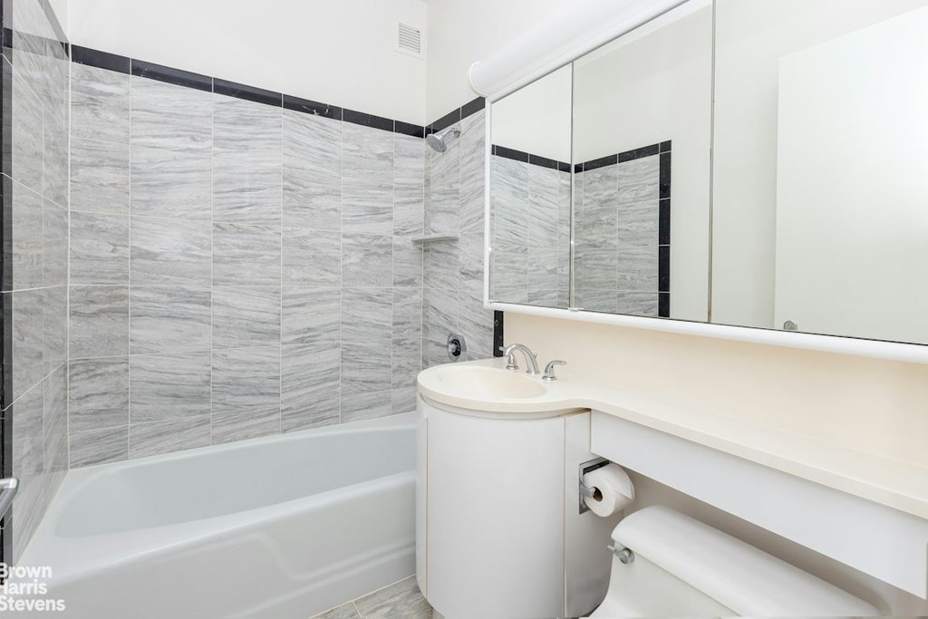200 East 32nd Street, Unit 12D photo 15