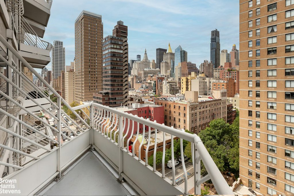 200 East 32nd Street, Unit 12D photo 17