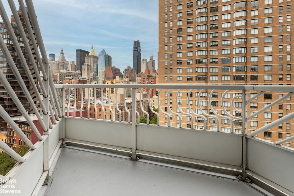 200 East 32nd Street, Unit 12D photo 18