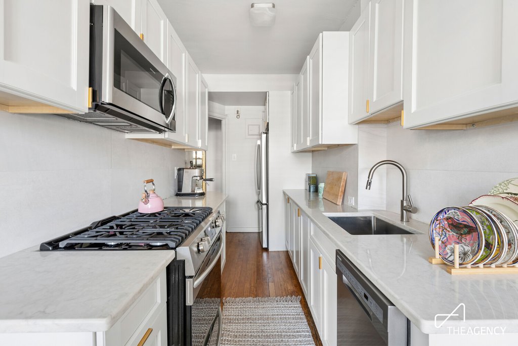 410 Central Park West, Unit 9D photo 5