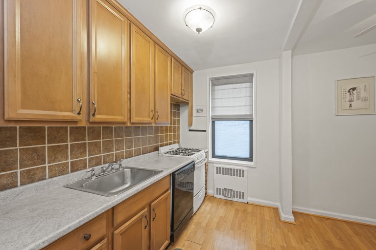 61 Oliver Street, Unit 2V photo 8