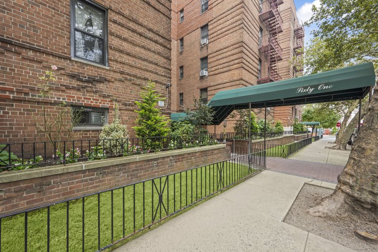 61 Oliver Street, Unit 2V photo 25