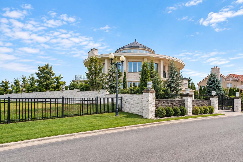 150 Nicolosi Drive – For Sale photo 4