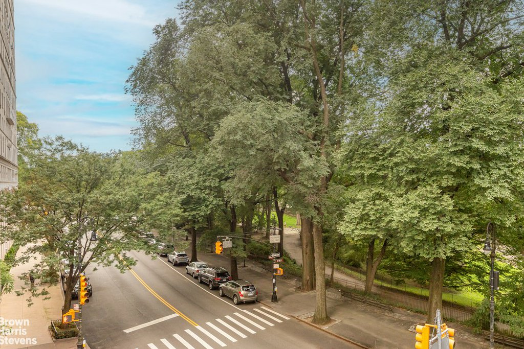 180 Riverside Drive, Unit 3B photo 4