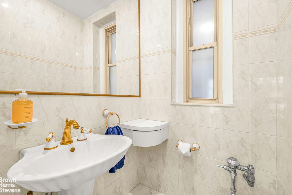 180 Riverside Drive, Unit 3B photo 10