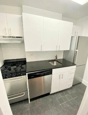 442 West 57th Street, Unit 7D