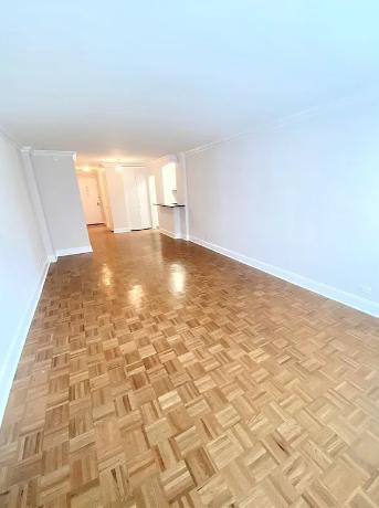 442 West 57th Street, Unit 7D photo 3