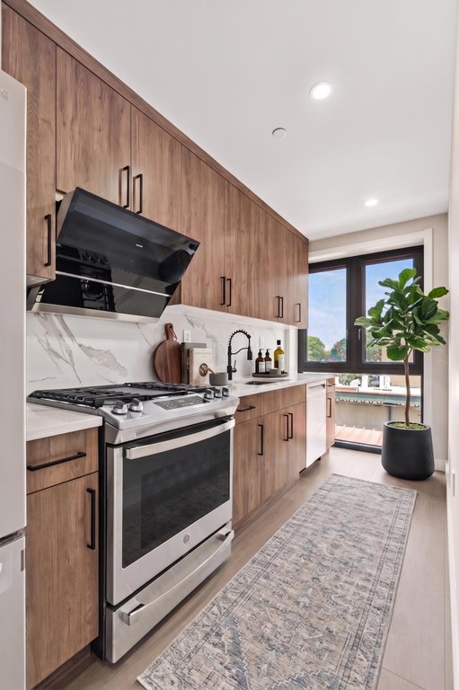 1546 Broadway, Unit 6A photo 2