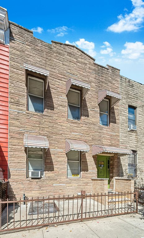 35 Melrose Street – For Sale