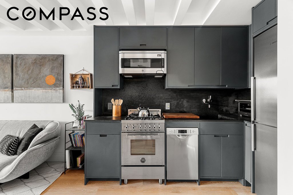 366 West 11th Street, Unit 8A photo 4