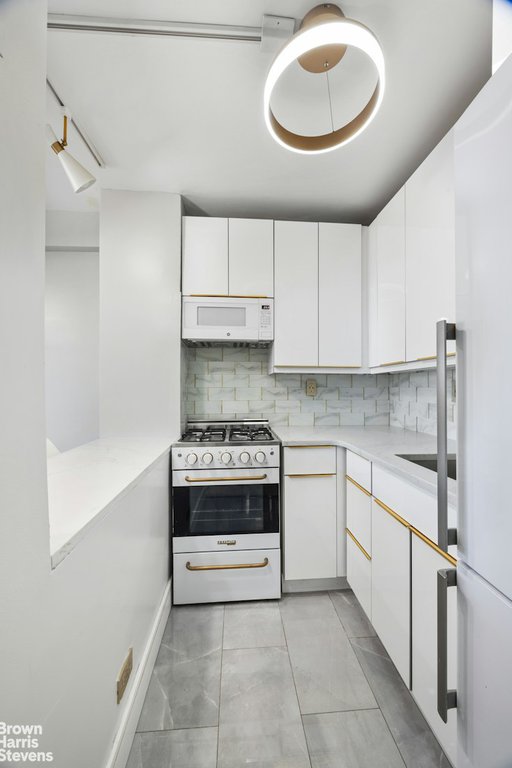 101 West 12th Street, Unit 20B photo 2