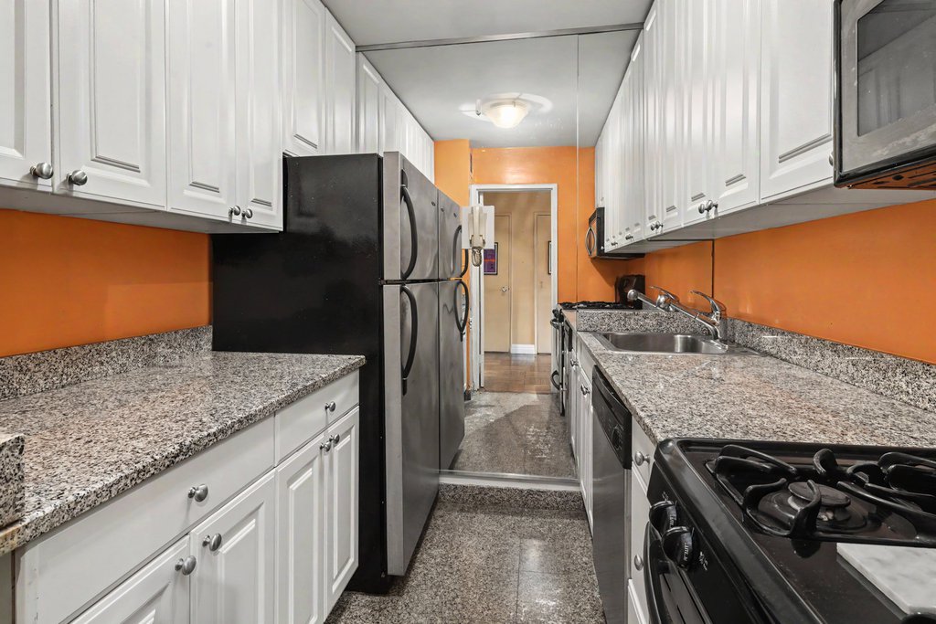 166 East 61st Street, Unit 10P photo 4