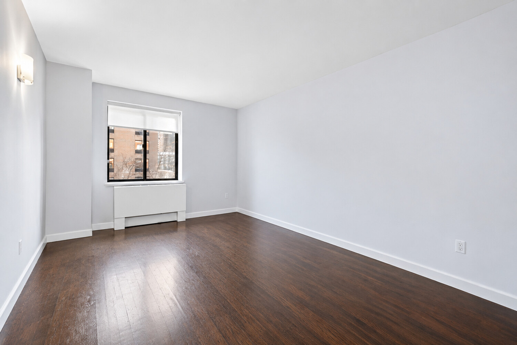 300 Rector Place, Unit 4O photo 2