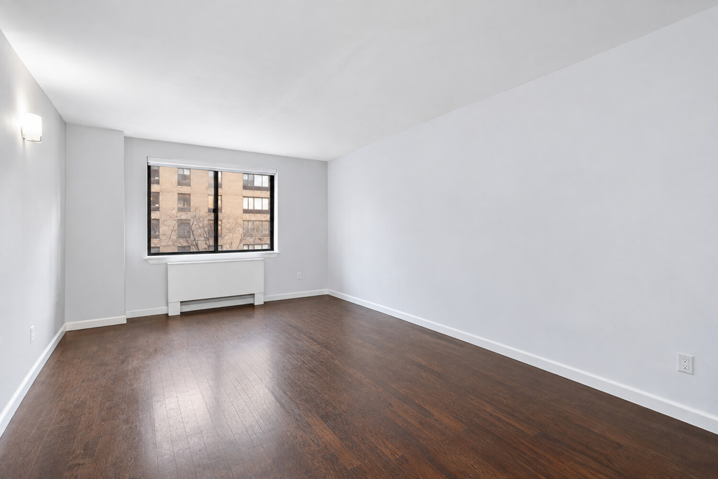 300 Rector Place, Unit 4O photo 9