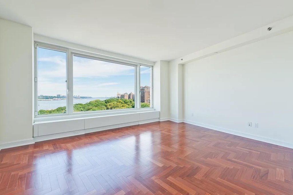 240 Riverside Boulevard, Unit 10AT photo 6