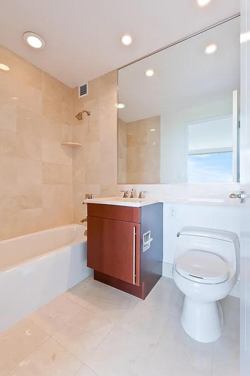 240 Riverside Boulevard, Unit 10AT photo 10