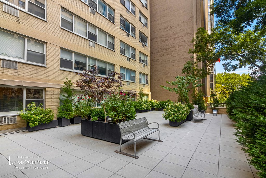 333 East 46th Street, Unit 17E photo 21