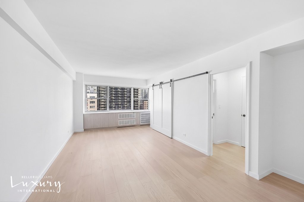 333 East 46th Street, Unit 17E photo 2