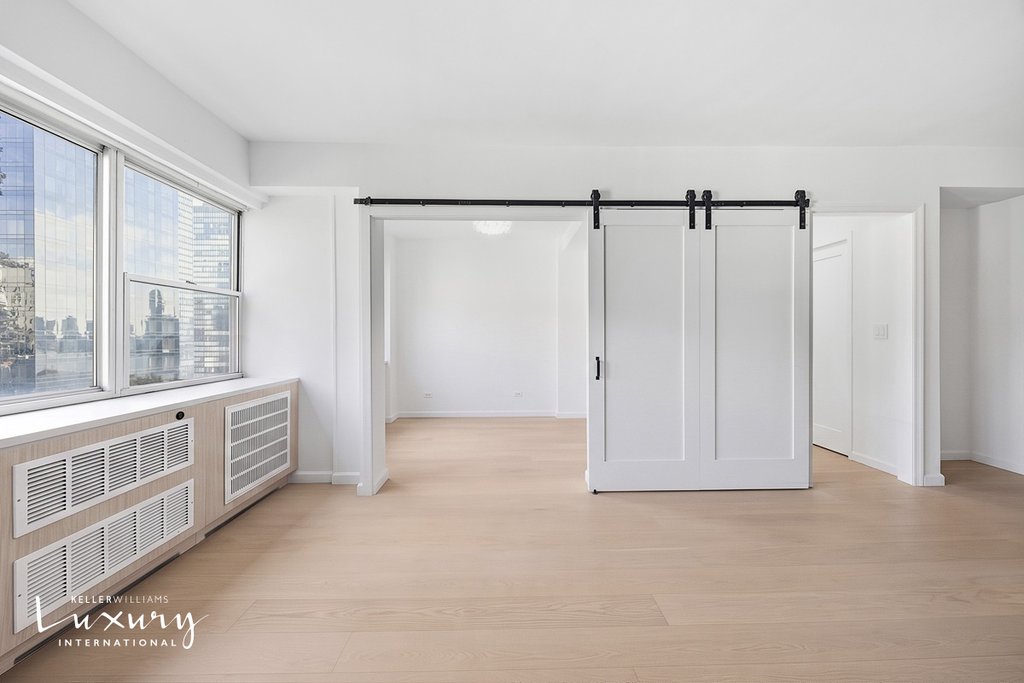 333 East 46th Street, Unit 17E photo 8