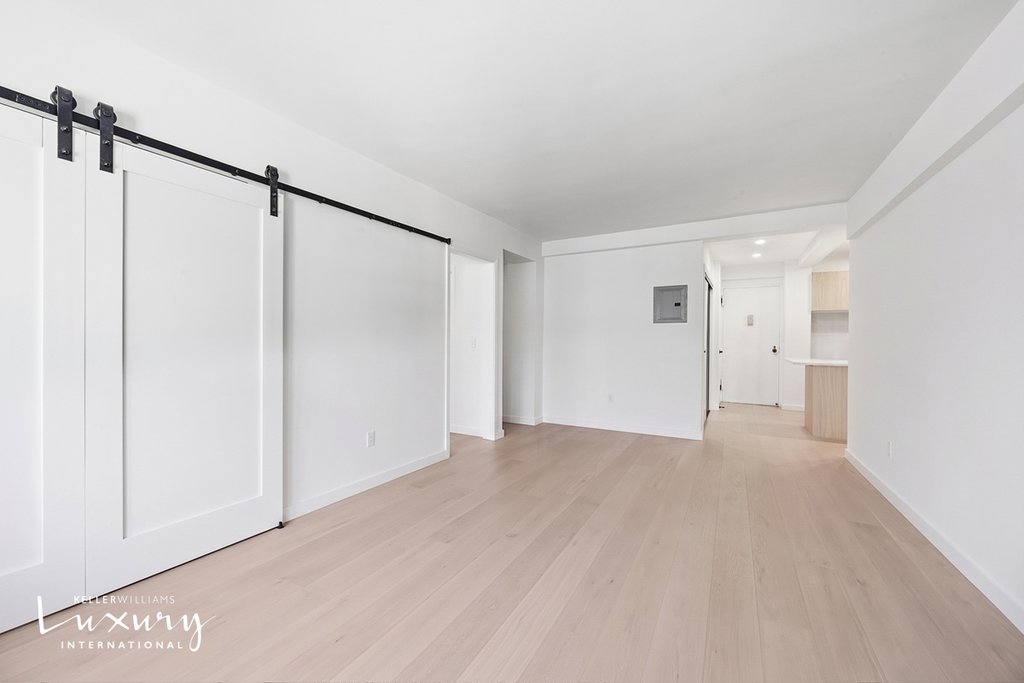 333 East 46th Street, Unit 17E photo 12