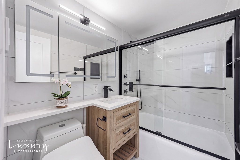 333 East 46th Street, Unit 17E photo 19