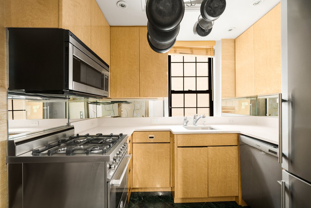 30 Beekman Place, Unit 9/10B photo 3